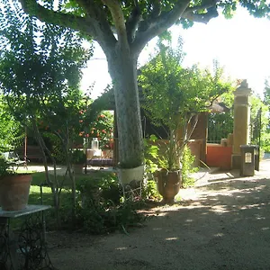 https://auberge-la-tuilerie.fr-provencehotel.com